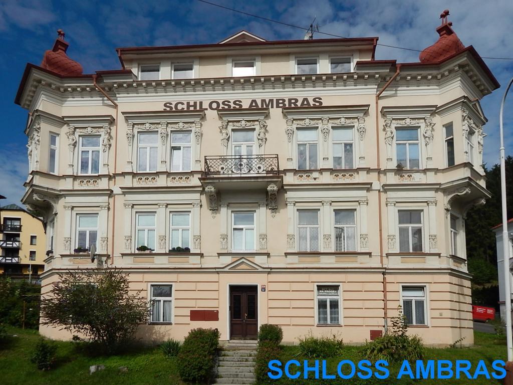 Schloss Ambras Mariánské Lázně Cameră foto